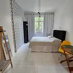 Baixo Copacabana Rua Bolivar